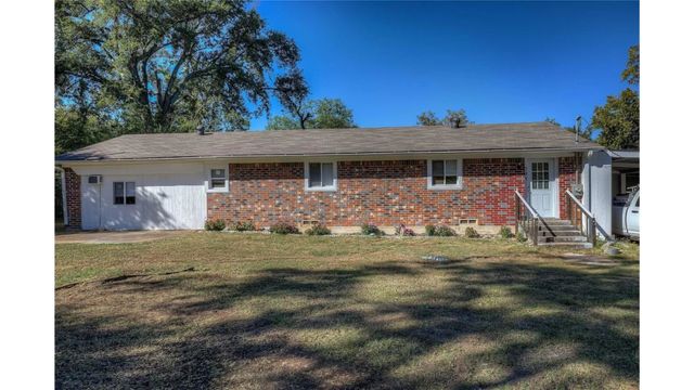208 Miller Street, Mount Vernon, TX 75457
