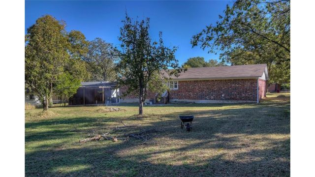 208 Miller Street, Mount Vernon, TX 75457