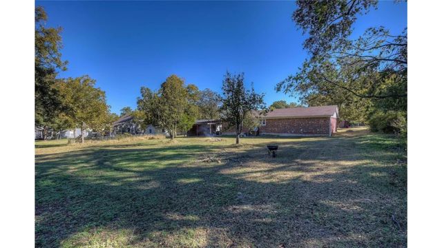 208 Miller Street, Mount Vernon, TX 75457