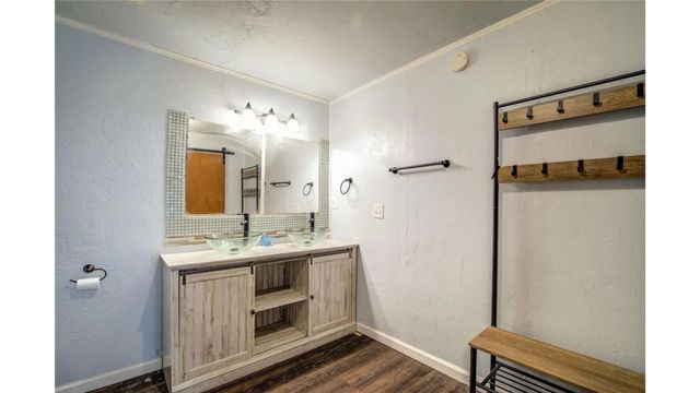 208 Miller Street, Mount Vernon, TX 75457