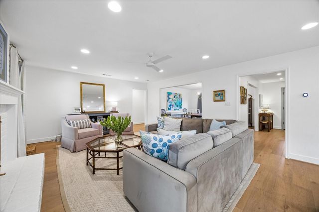 2706 Fontana Drive, Houston, TX 77043