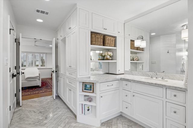 2706 Fontana Drive, Houston, TX 77043