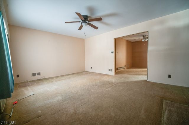 1074 Garry Ter, Secaucus Town, NJ 07094