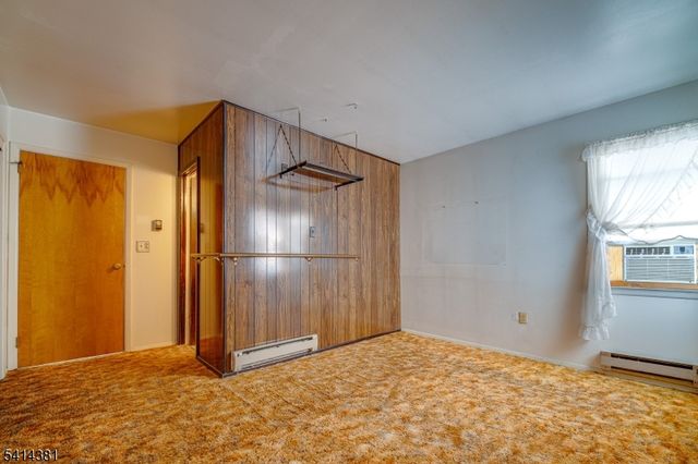 1074 Garry Ter, Secaucus Town, NJ 07094