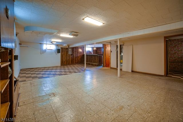 1074 Garry Ter, Secaucus Town, NJ 07094