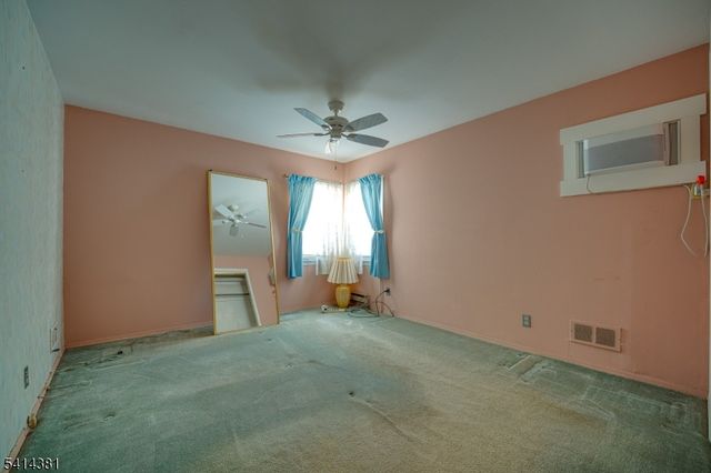 1074 Garry Ter, Secaucus Town, NJ 07094