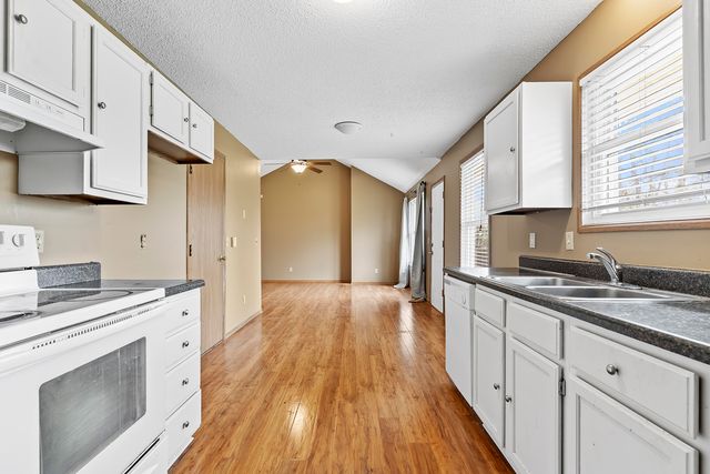 5661 S Dayton Avenue, Springfield, MO 65810