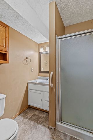 5661 S Dayton Avenue, Springfield, MO 65810