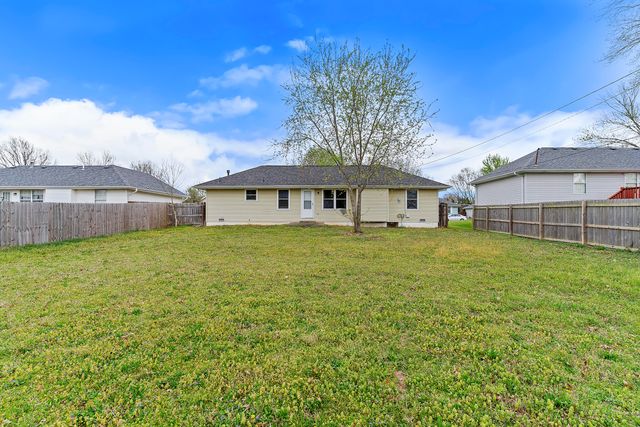 5661 S Dayton Avenue, Springfield, MO 65810
