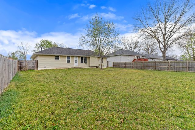 5661 S Dayton Avenue, Springfield, MO 65810