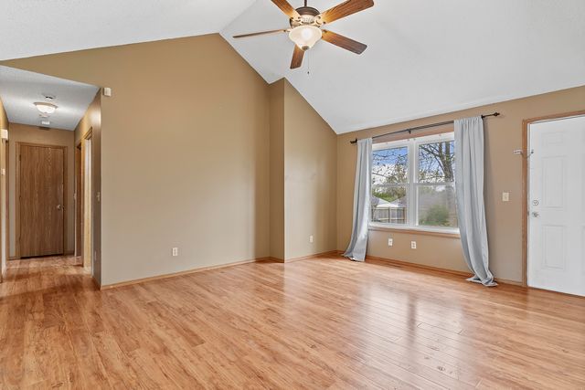 5661 S Dayton Avenue, Springfield, MO 65810