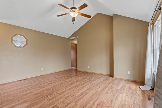 5661 S Dayton Avenue, Springfield, MO 65810