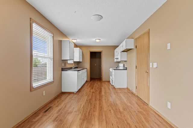 5661 S Dayton Avenue, Springfield, MO 65810