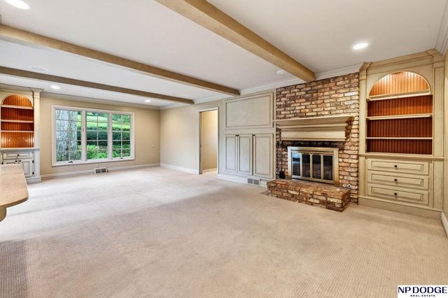 814 S 92nd Street, Omaha, NE 68114