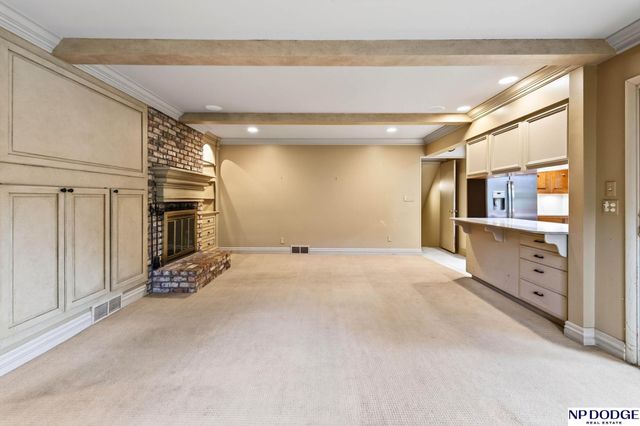 814 S 92nd Street, Omaha, NE 68114