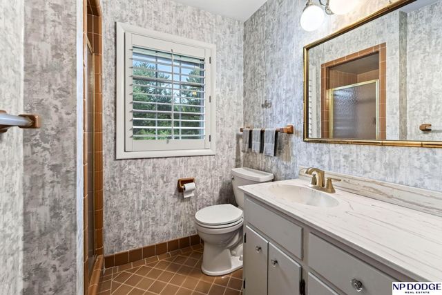 814 S 92nd Street, Omaha, NE 68114
