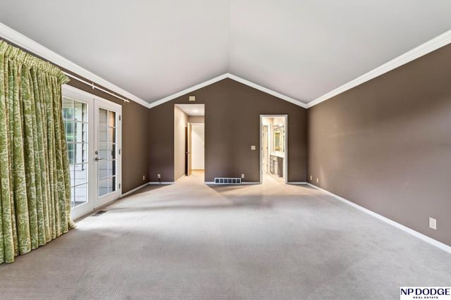 814 S 92nd Street, Omaha, NE 68114