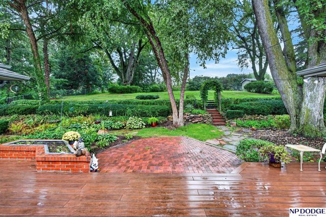 814 S 92nd Street, Omaha, NE 68114