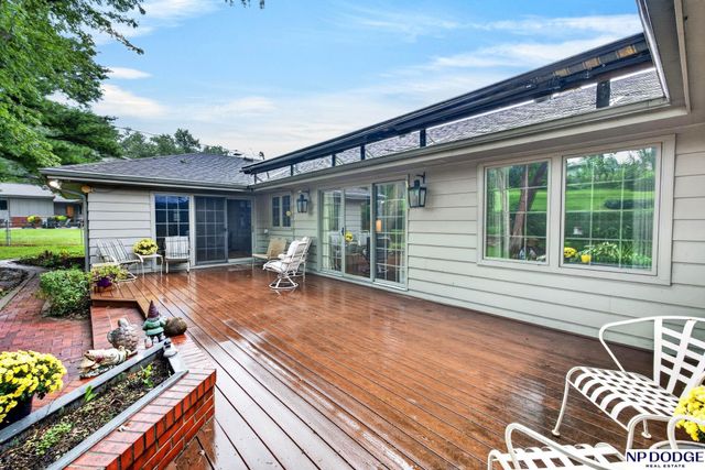 814 S 92nd Street, Omaha, NE 68114