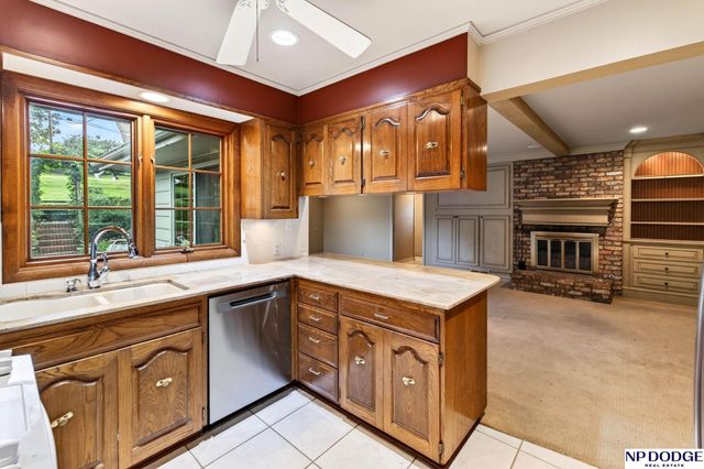 814 S 92nd Street, Omaha, NE 68114
