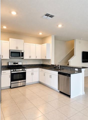 8212 CRESCENT OAKS DRIVE, New Port Richey, FL 34655