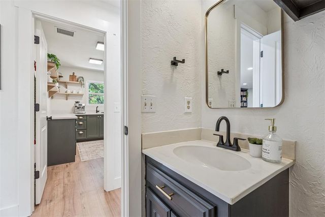 1909 Wren Court, Edmond, OK 73034