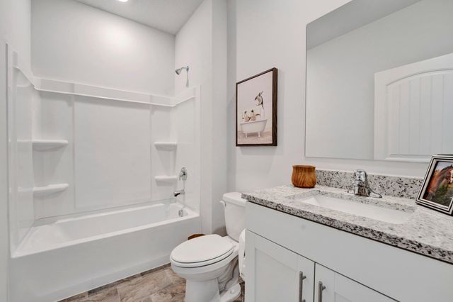 4226 SANDY HOLLOW LN, Millington, TN 38053