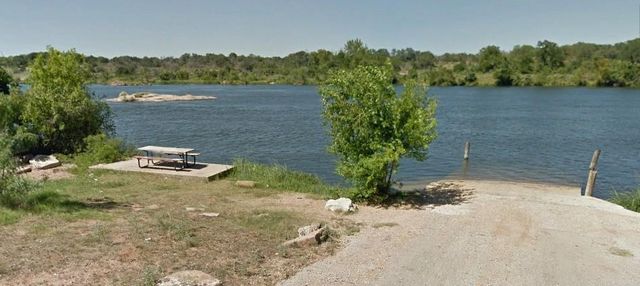 652 Pecan LN, Cottonwood Shores, TX 78657
