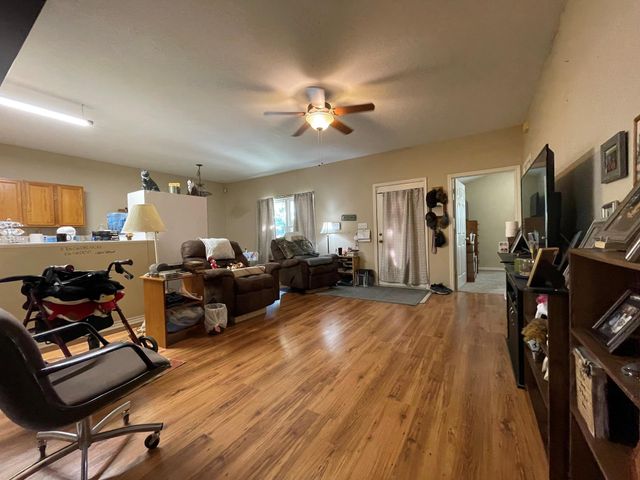 652 Pecan LN, Cottonwood Shores, TX 78657