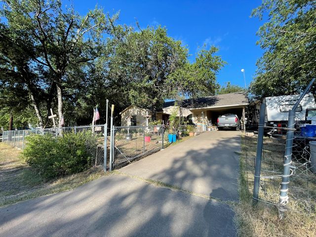 652 Pecan LN, Cottonwood Shores, TX 78657