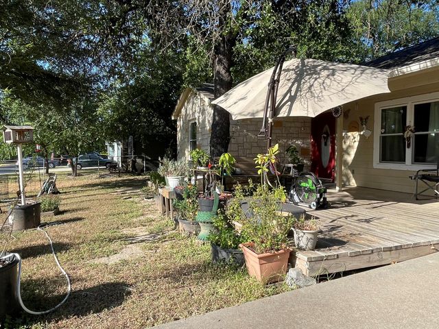 652 Pecan LN, Cottonwood Shores, TX 78657