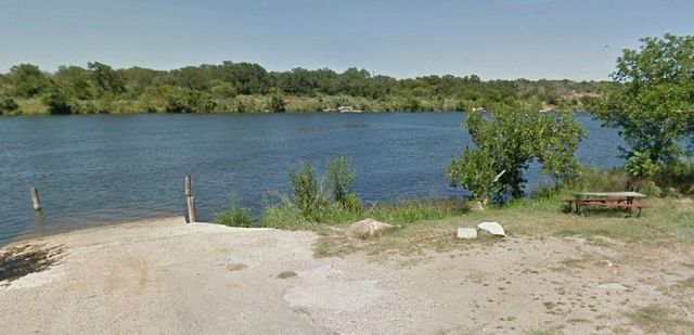 652 Pecan LN, Cottonwood Shores, TX 78657