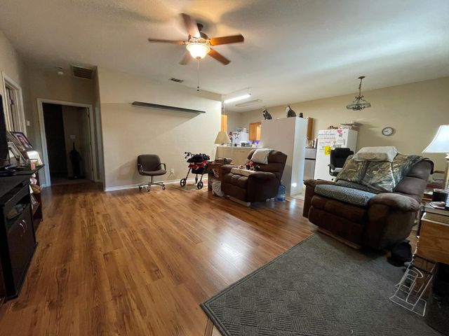 652 Pecan LN, Cottonwood Shores, TX 78657