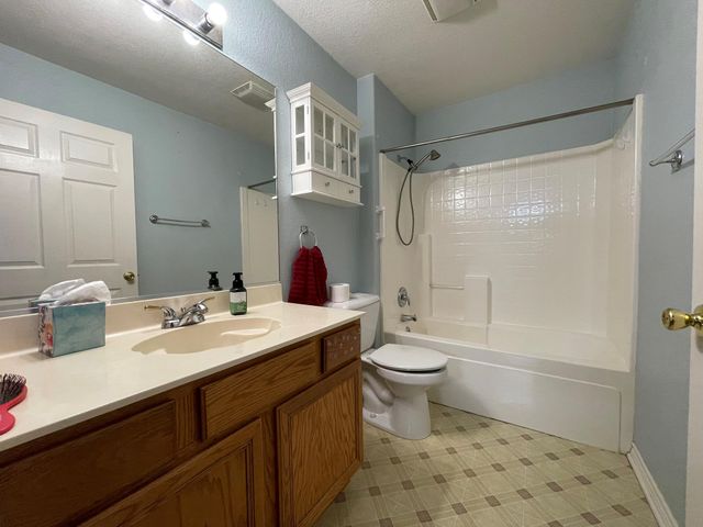 652 Pecan LN, Cottonwood Shores, TX 78657