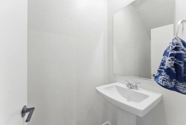 35172 Rangpur Lane, Fallbrook, CA 92028