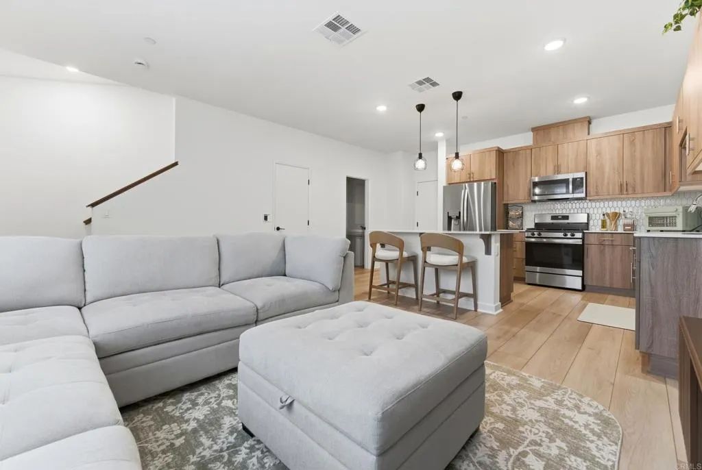 35172 Rangpur Lane, Fallbrook, CA 92028