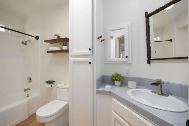 2242 Congress St, San Diego, CA 92110