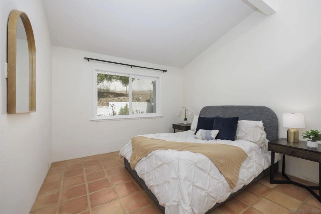 2242 Congress St, San Diego, CA 92110