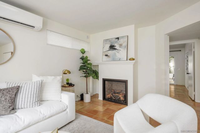 2242 Congress St, San Diego, CA 92110