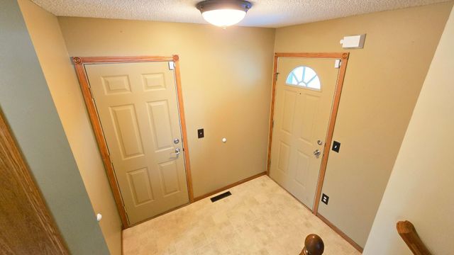 40566 Golden Avenue, North Branch, MN 55056