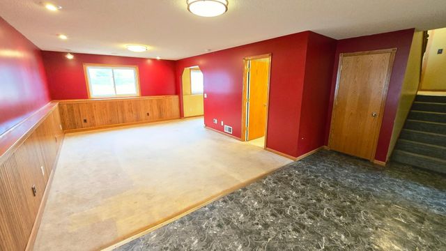 40566 Golden Avenue, North Branch, MN 55056