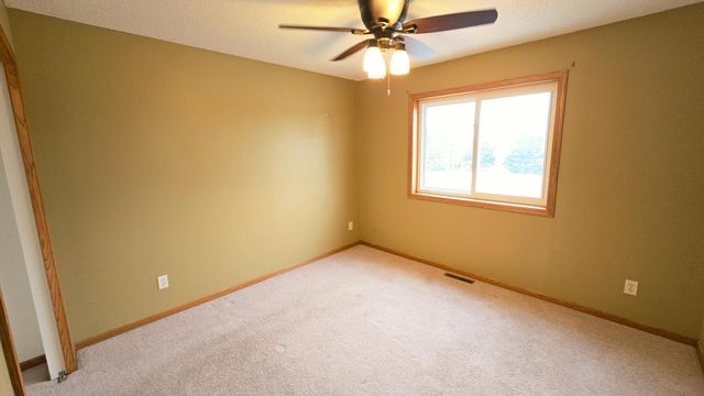 40566 Golden Avenue, North Branch, MN 55056