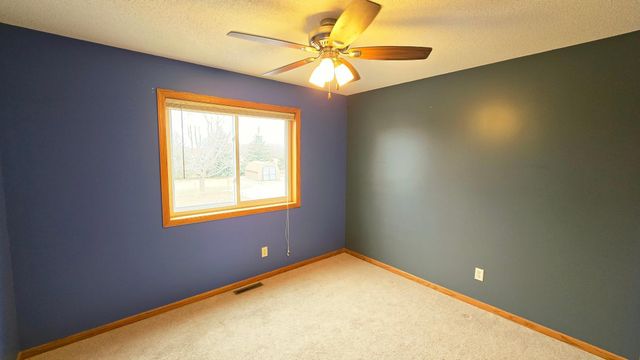 40566 Golden Avenue, North Branch, MN 55056