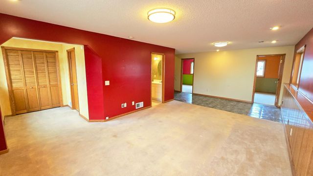 40566 Golden Avenue, North Branch, MN 55056