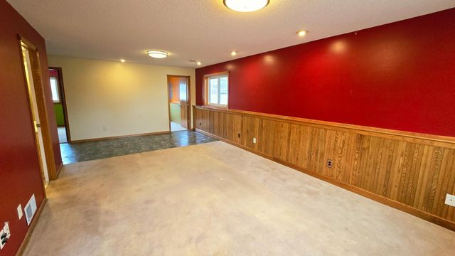 40566 Golden Avenue, North Branch, MN 55056
