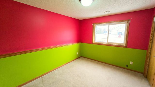 40566 Golden Avenue, North Branch, MN 55056