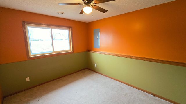 40566 Golden Avenue, North Branch, MN 55056