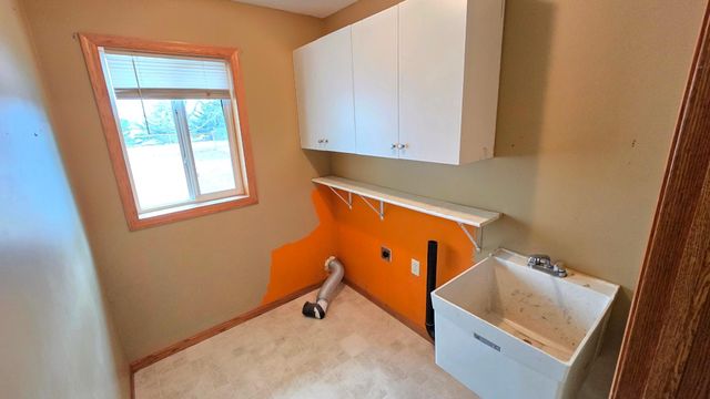 40566 Golden Avenue, North Branch, MN 55056