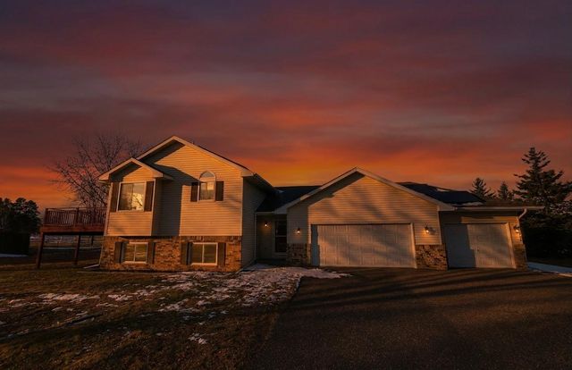 40566 Golden Avenue, North Branch, MN 55056