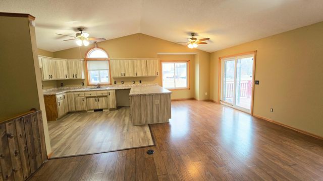 40566 Golden Avenue, North Branch, MN 55056